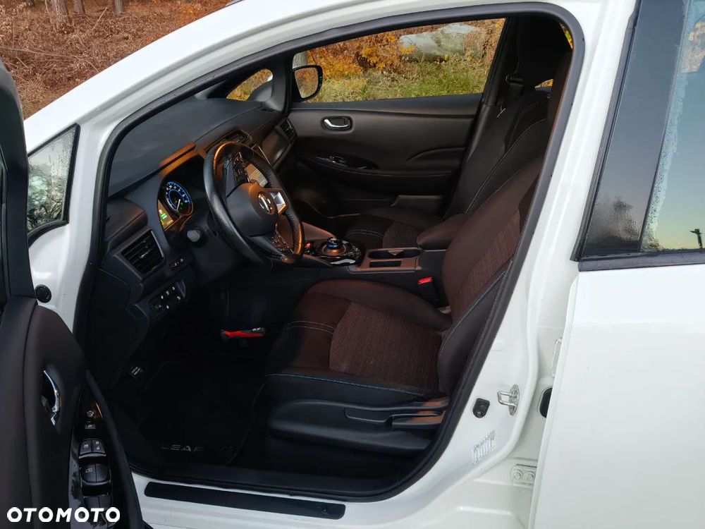 Nissan Leaf 40kWh N-Connecta - 10