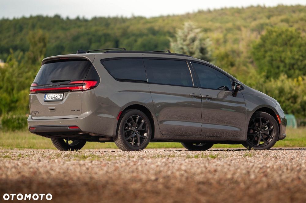 Chrysler Pacifica - 6