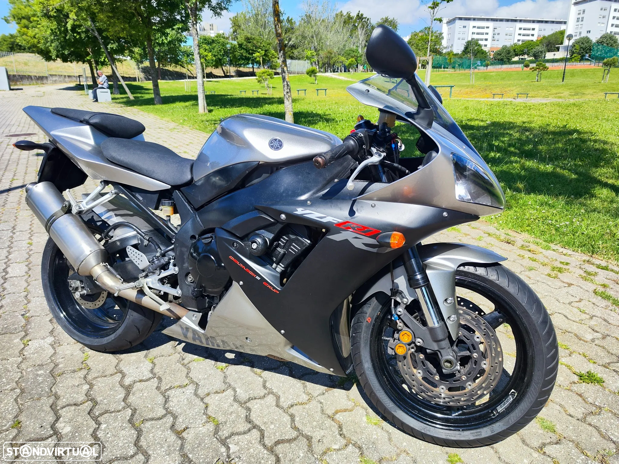 Yamaha YZF R1 - 11