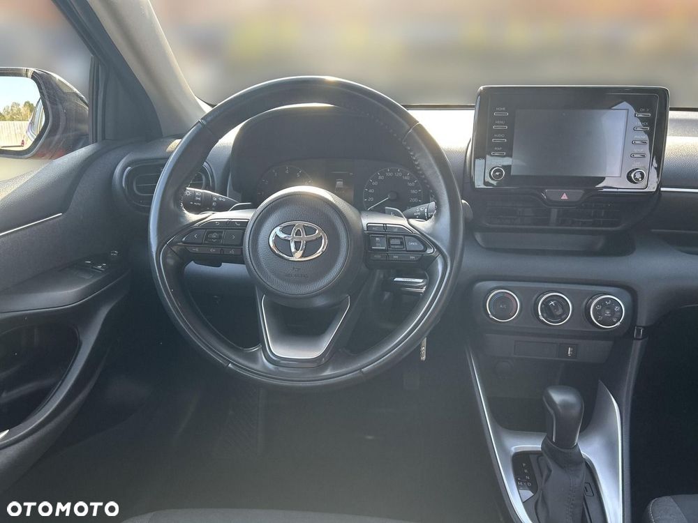 Toyota Yaris 1.5 Comfort CVT - 12