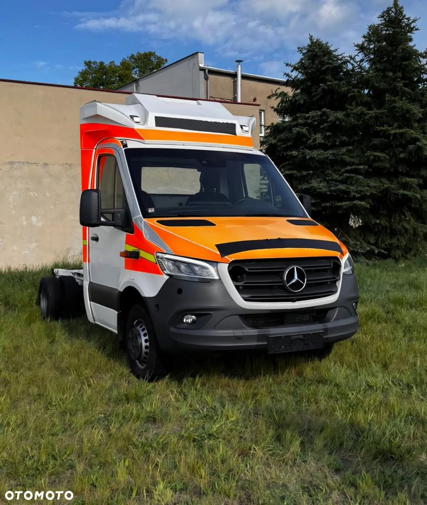 Mercedes-Benz 519 CDI - 2