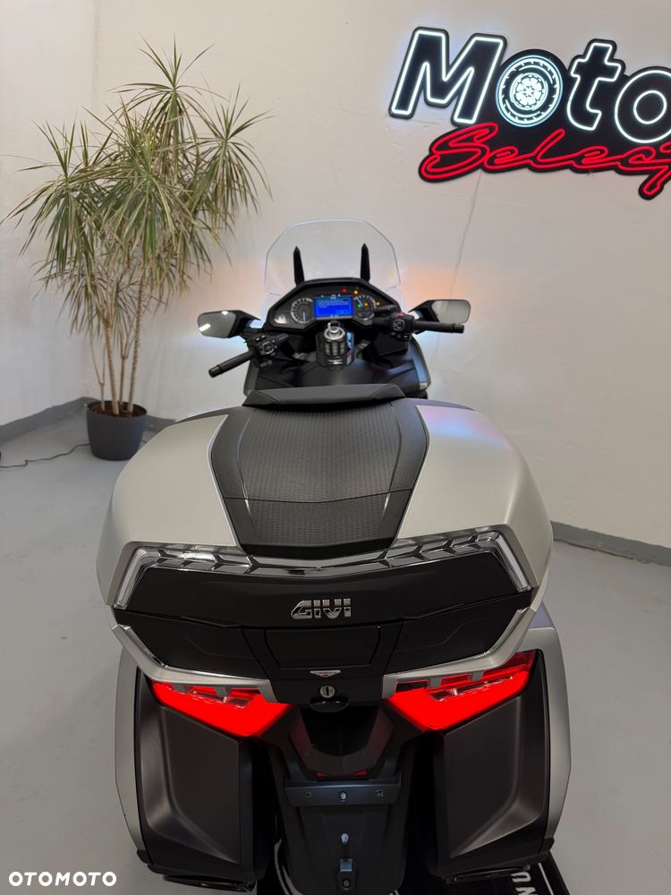 Honda GL - 12