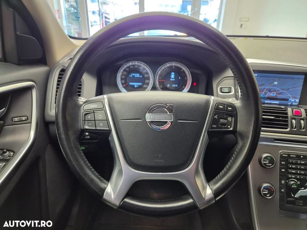 Volvo XC 60 D4 AWD Momentum - 14