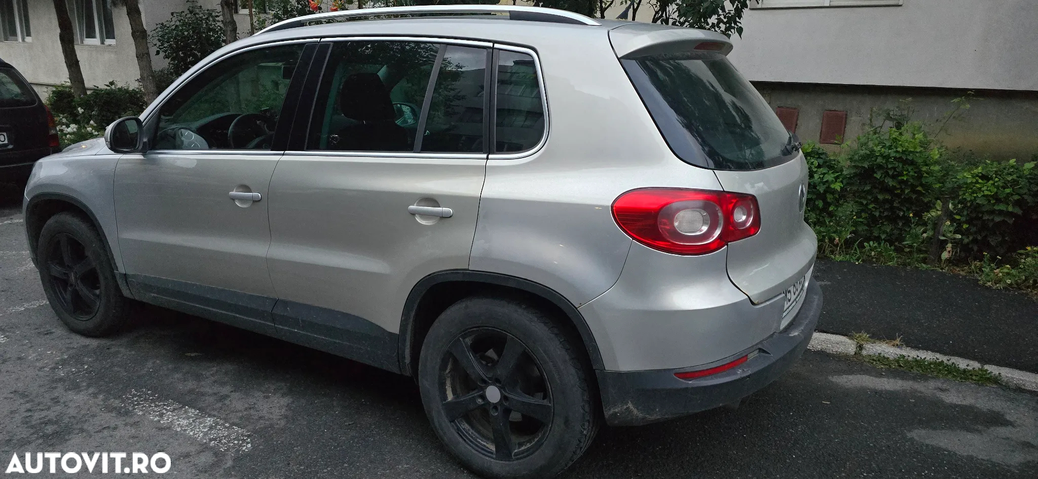 Volkswagen Tiguan - 10