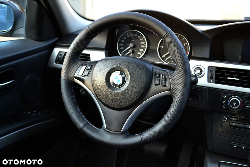 BMW Seria 3 320d DPF - 12