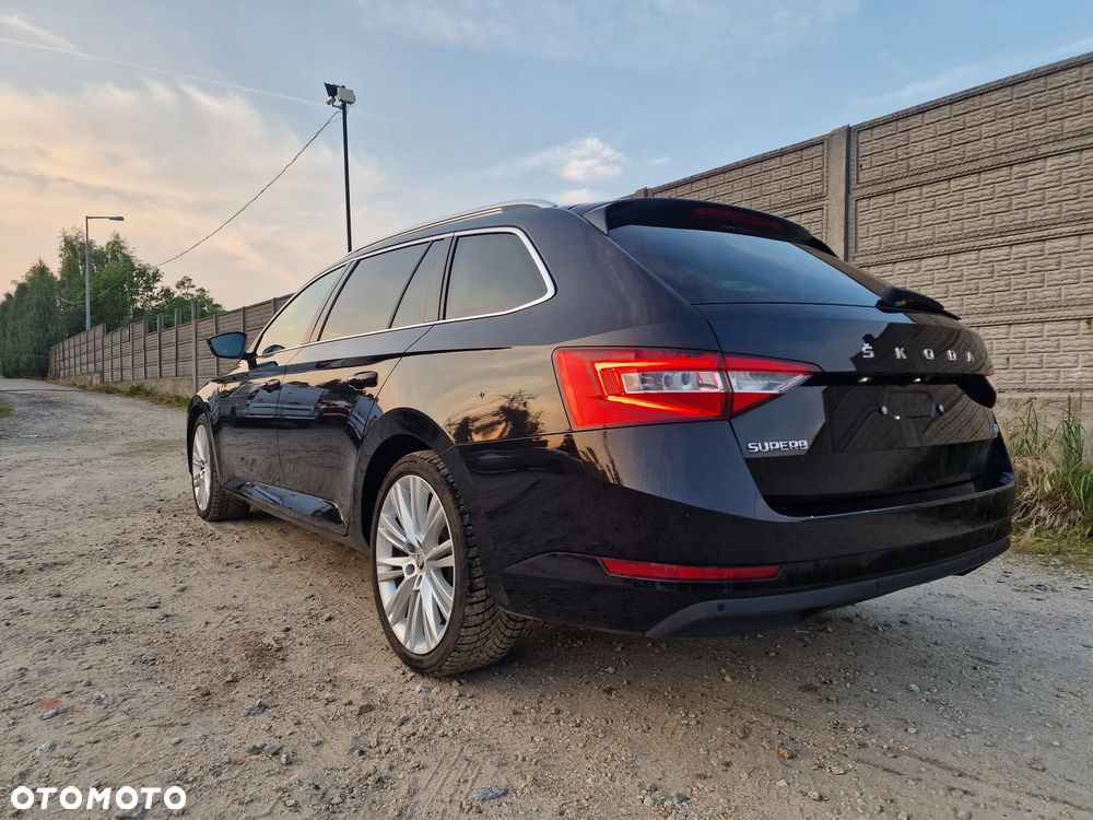 Skoda Superb ver-combi-1-4-tsi-iv-dsg-style - 5