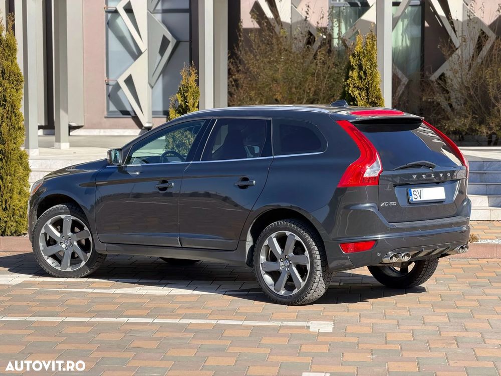 Volvo XC 60 D5 AWD Geartronic Summum - 3