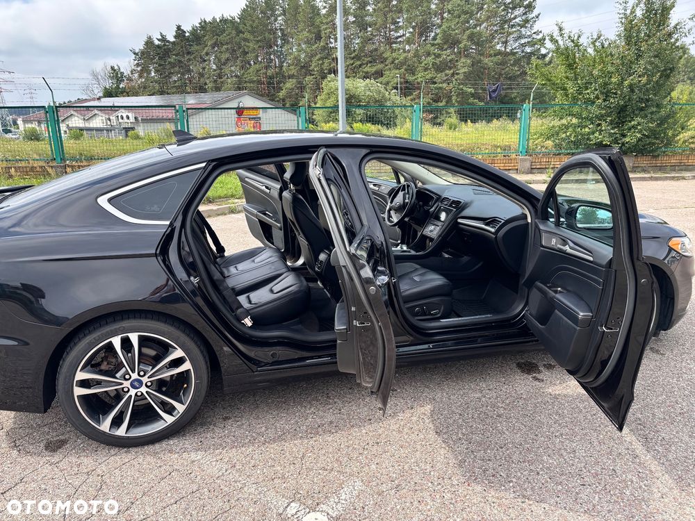 Ford Fusion - 12