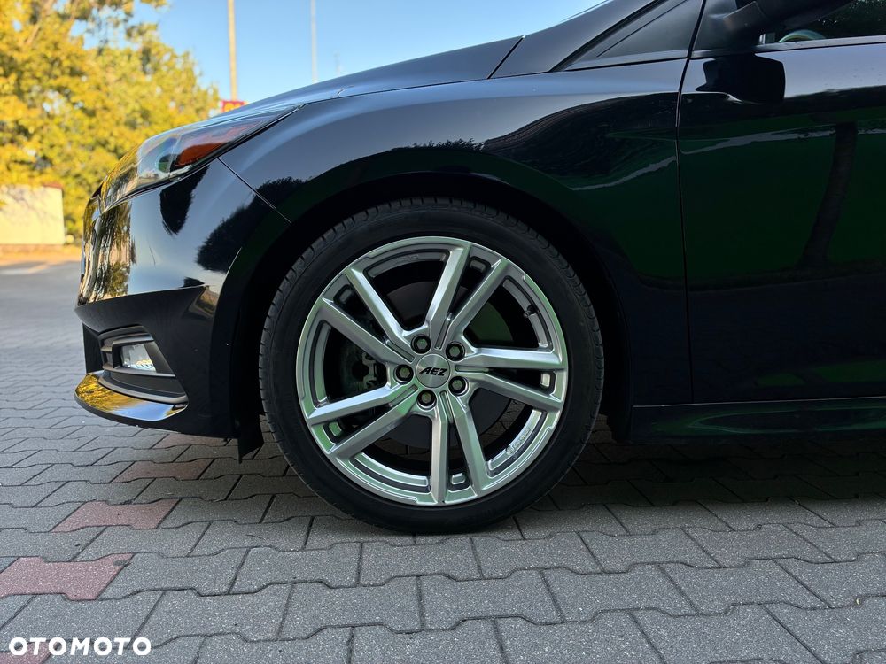 Ford Focus 2.0 EcoBoost ST - 12