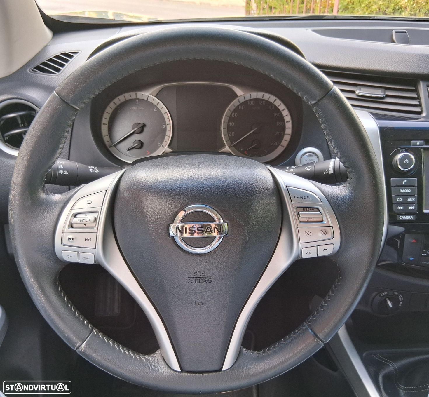 Nissan Navara 2.3 dCi CD 4WD N-Connecta Nav+Barras - 8