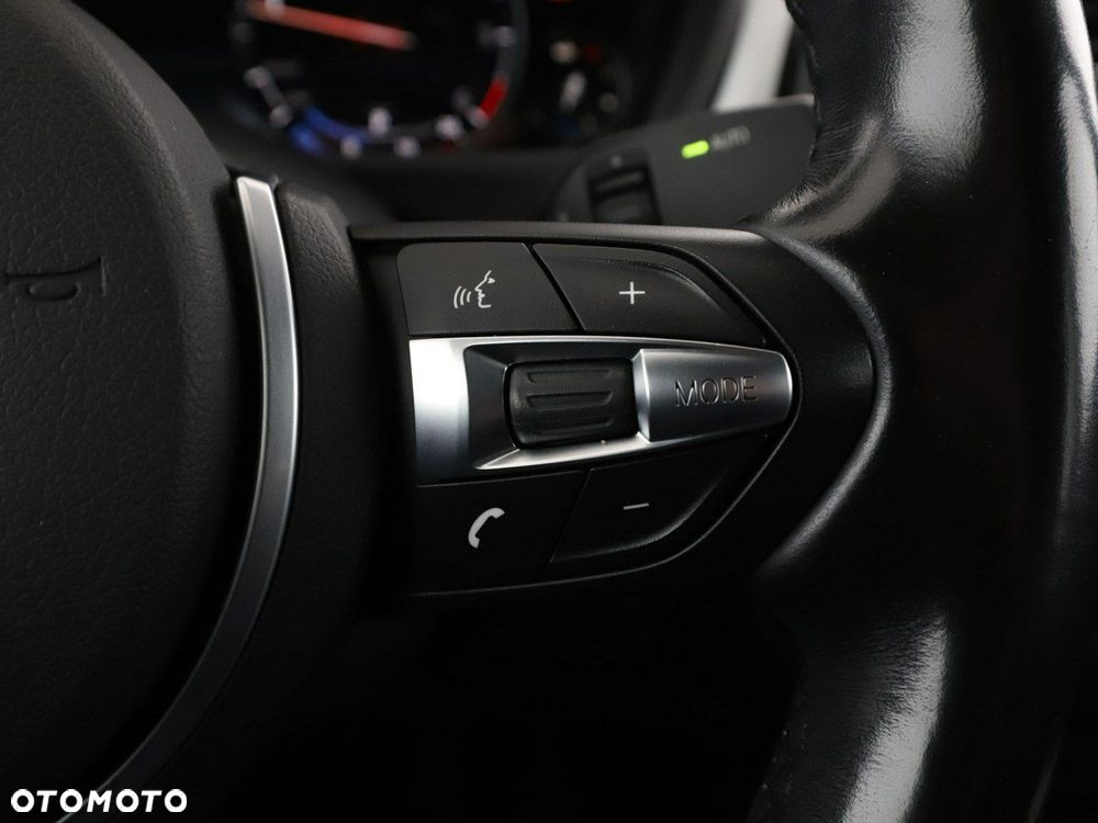 BMW Seria 3 320d xDrive M Sport - 30