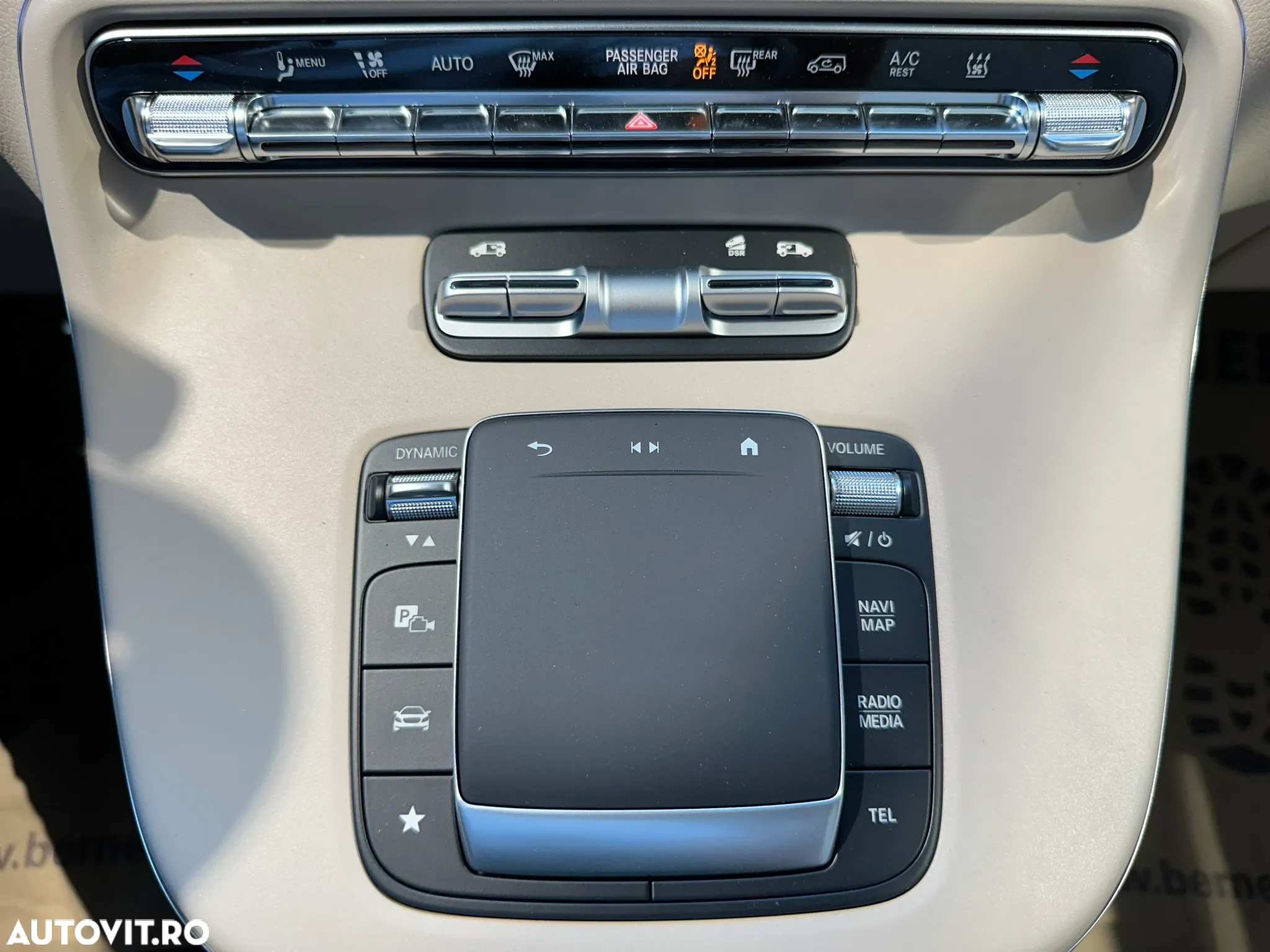 Mercedes-Benz V - 24