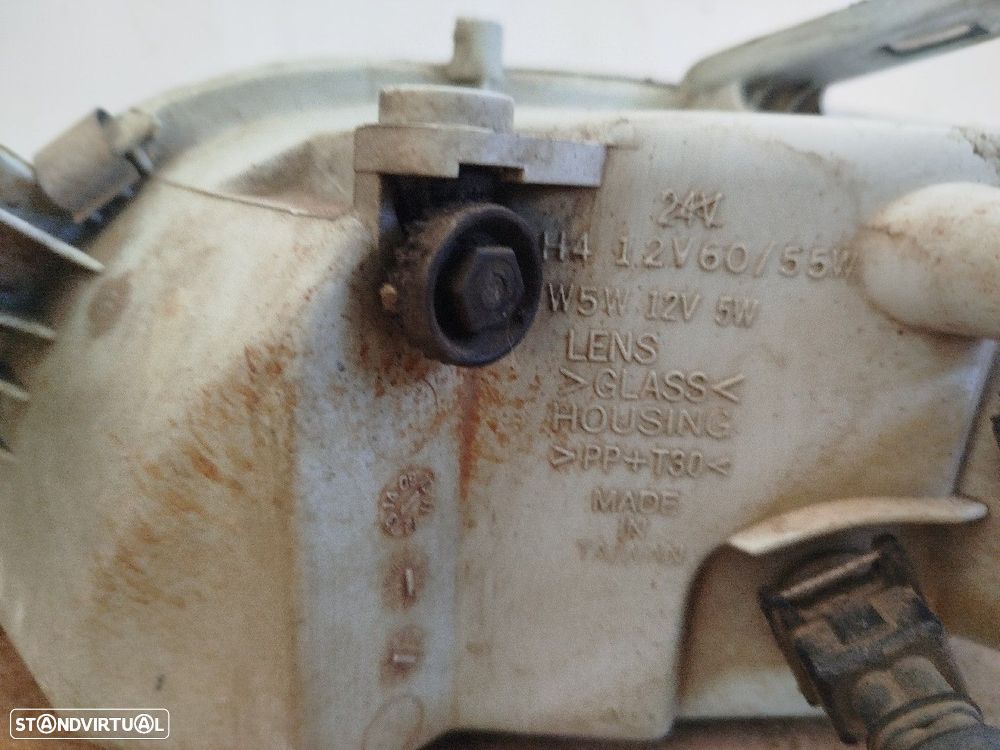 Farol/ Otica Dianteiro Dto Fiat Punto (176_) - 4