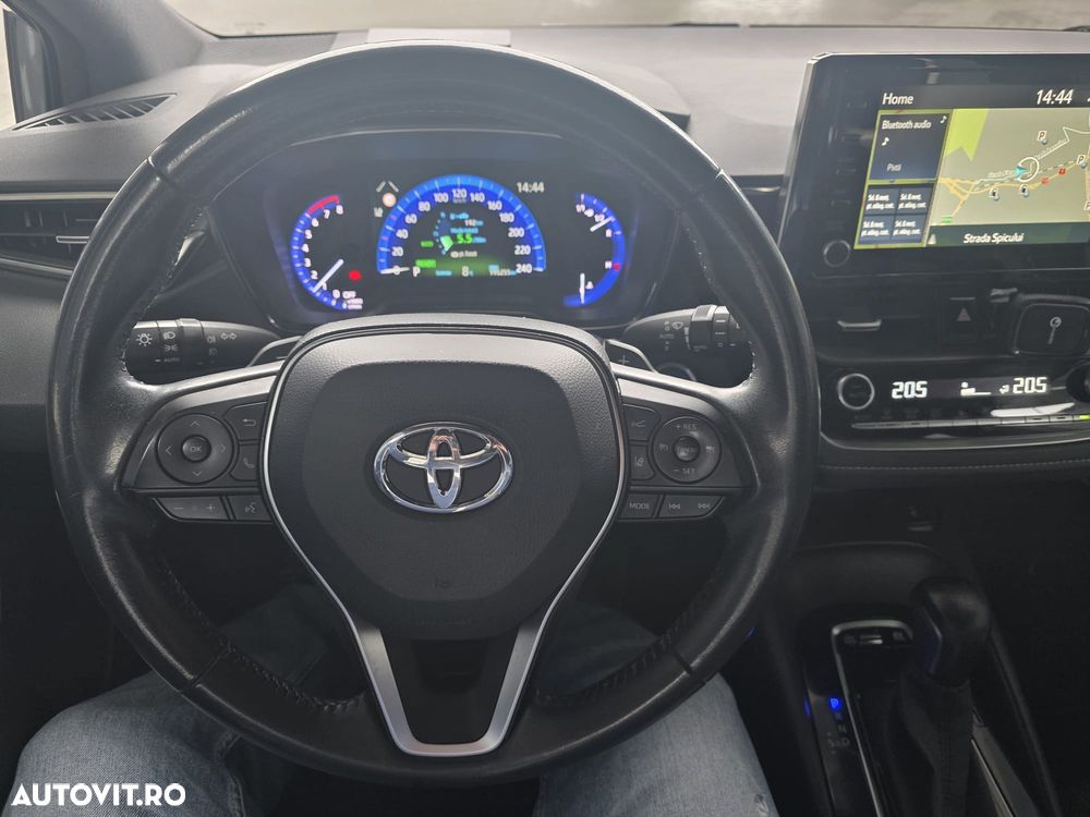 Toyota Corolla - 11