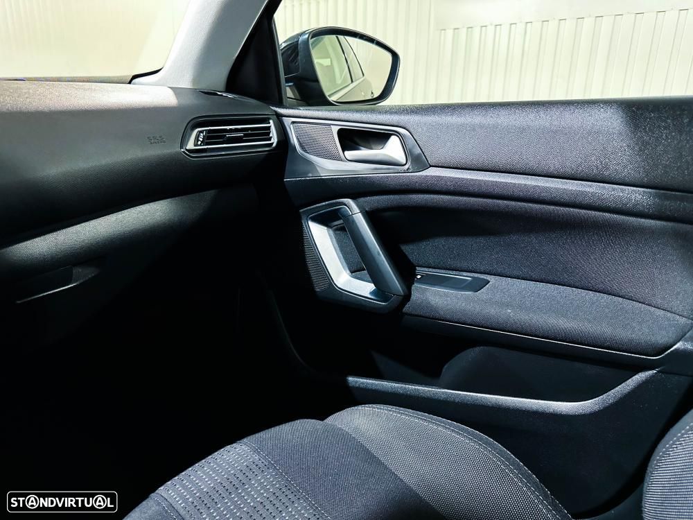 Peugeot 308 1.2 PureTech Allure - 24