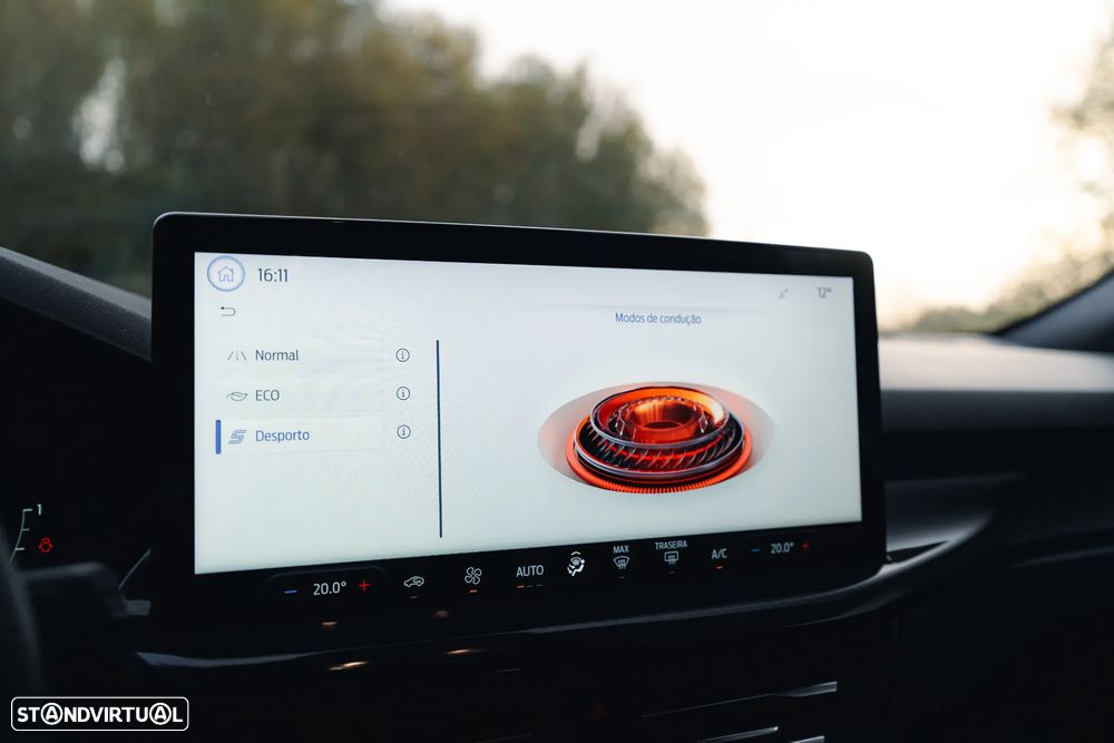 Ford Focus 1.0 EcoBoost Hybrid Aut. ST-LINE - 35