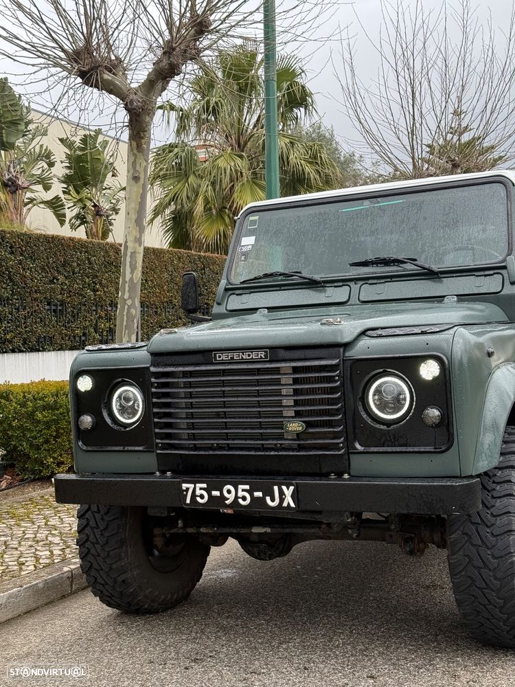 Land Rover Defender 110 SE - 44