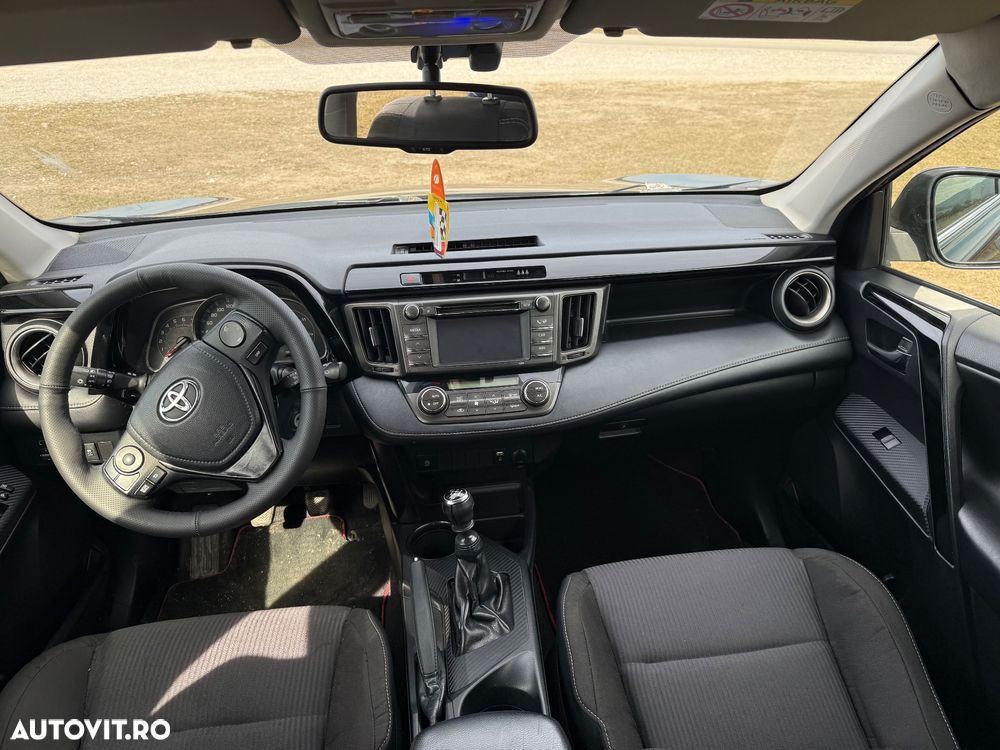 Toyota RAV4 2.0 D-4D 2WD Comfort - 8