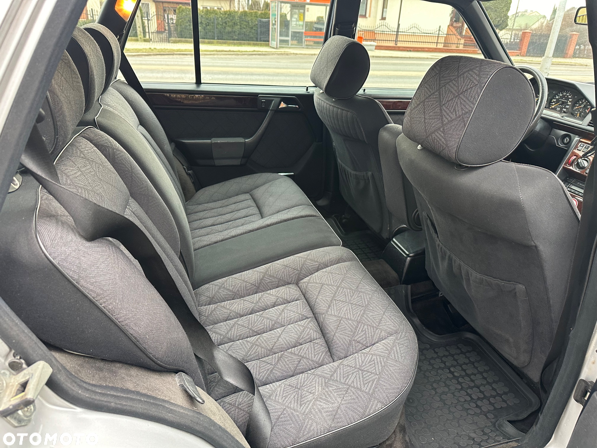 Mercedes-Benz W124 (1984-1993) - 17
