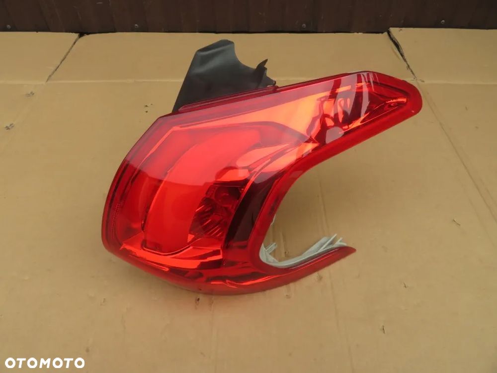 LAMPA TYŁ PRAWA PEUGEOT 2008 I 13-17R DEMONTAŻ KRAKÓW - 8