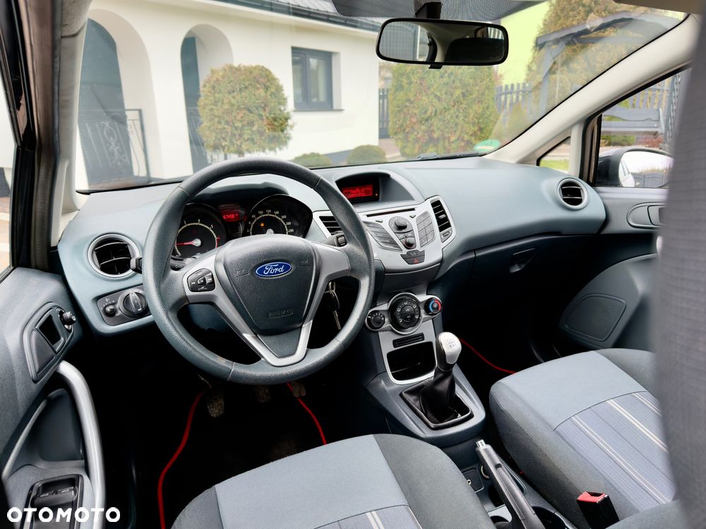 Ford Fiesta - 23