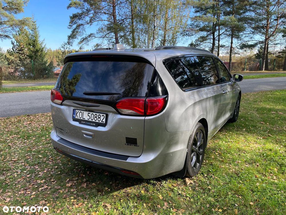 Chrysler Pacifica - 9