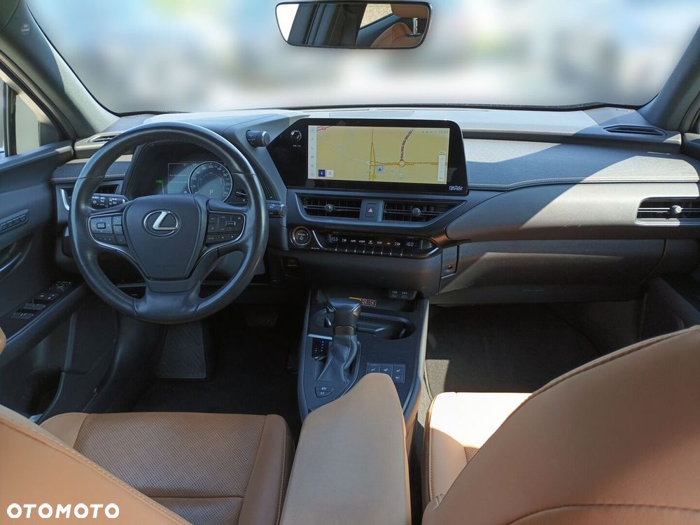 Lexus UX - 12