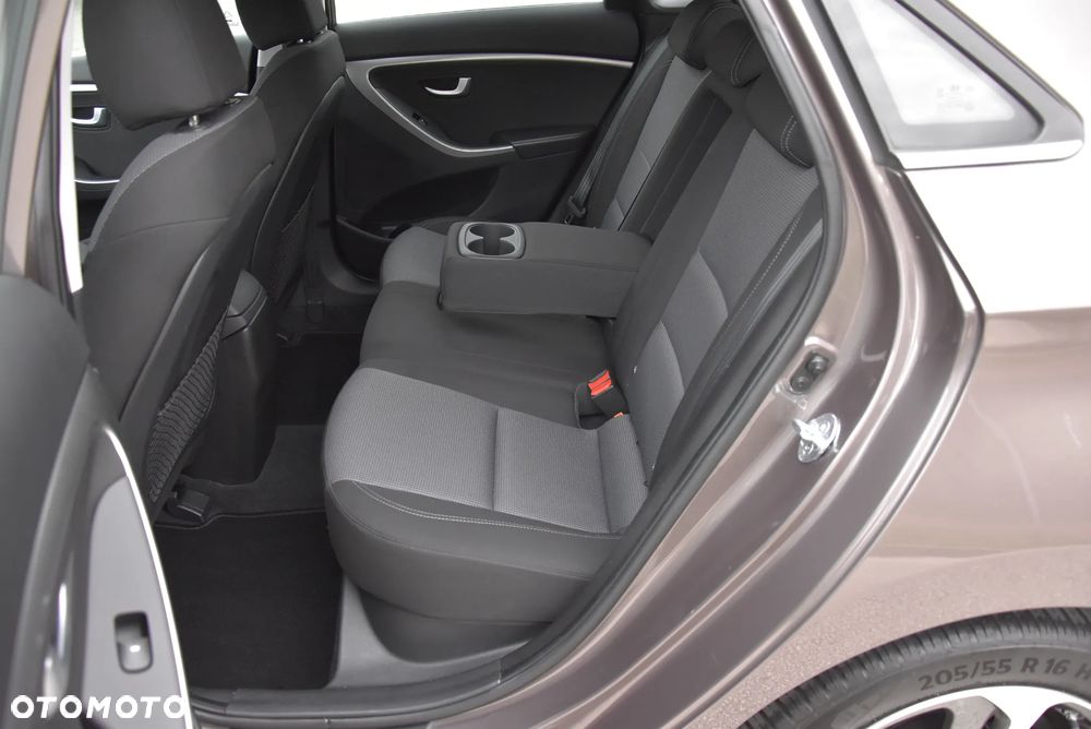 Hyundai i30 blue 1.6 GDI YES Gold - 25