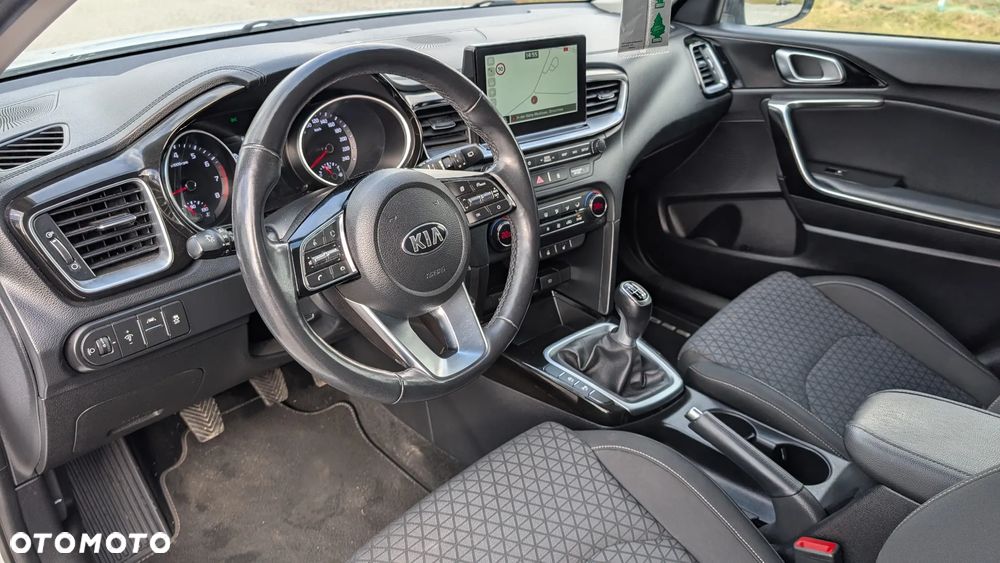 Kia Ceed 1.4 T-GDI OPF Platinum Edition - 14