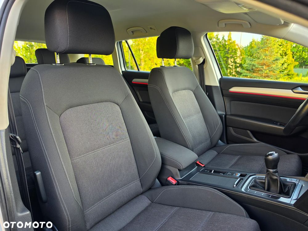 Volkswagen Passat 2.0 TDI (BlueMotion Technology) Comfortline - 39