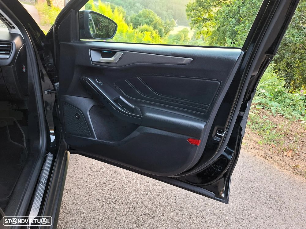 Ford Focus SW 1.5 TDCi EcoBlue Titanium - 26