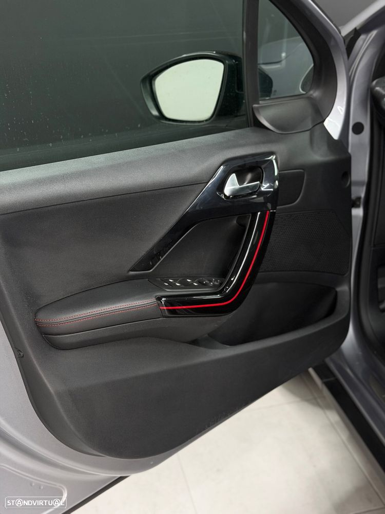 Peugeot 2008 1.2 PureTech GT Line EAT6 - 13