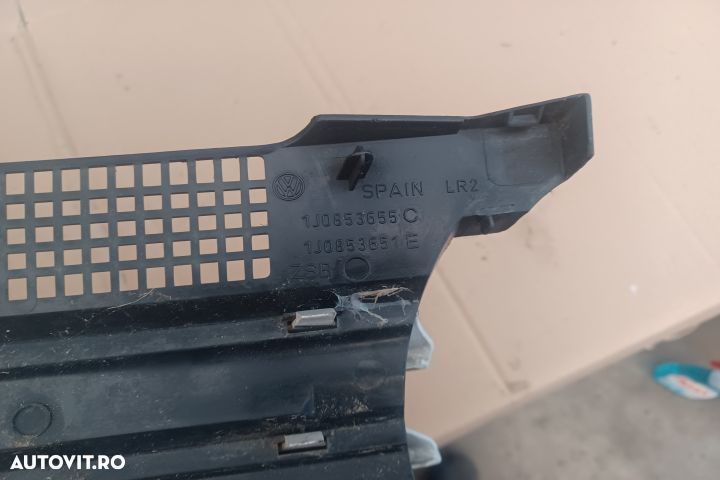 Grila radiator 1J0853655 1J0853651 Volkswagen VW Golf 4 [1997 - 2006] - 3