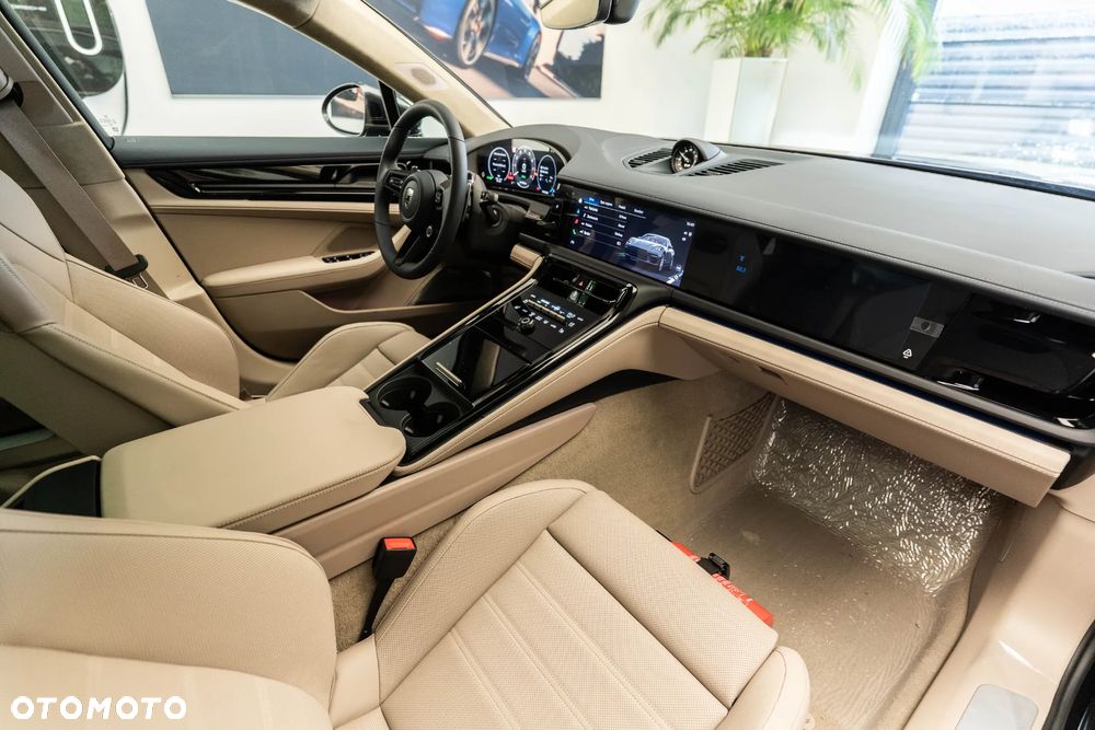Porsche Panamera Turbo S E-Hybrid PHEV - 16