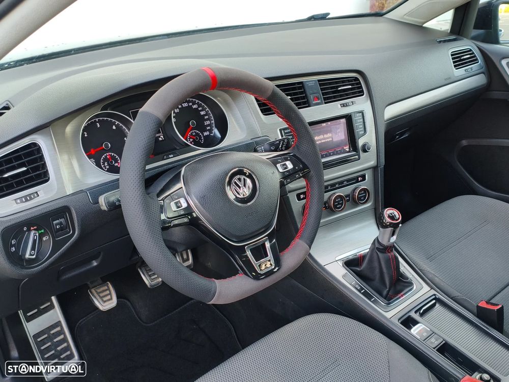 VW Golf 1.6 TDi R-Line - 9