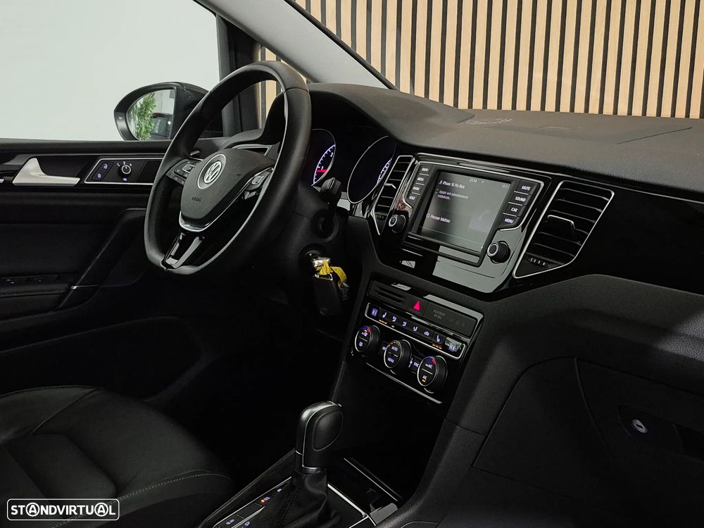 VW Golf Sportsvan 1.6 TDI Highline DSG - 14