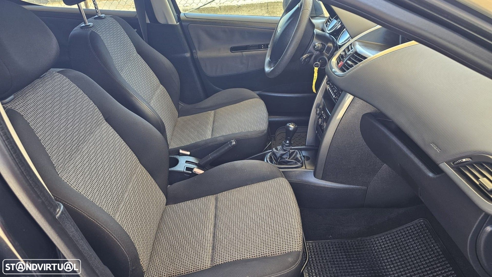 Peugeot 207 1.4 HDi SE Sportium - 7