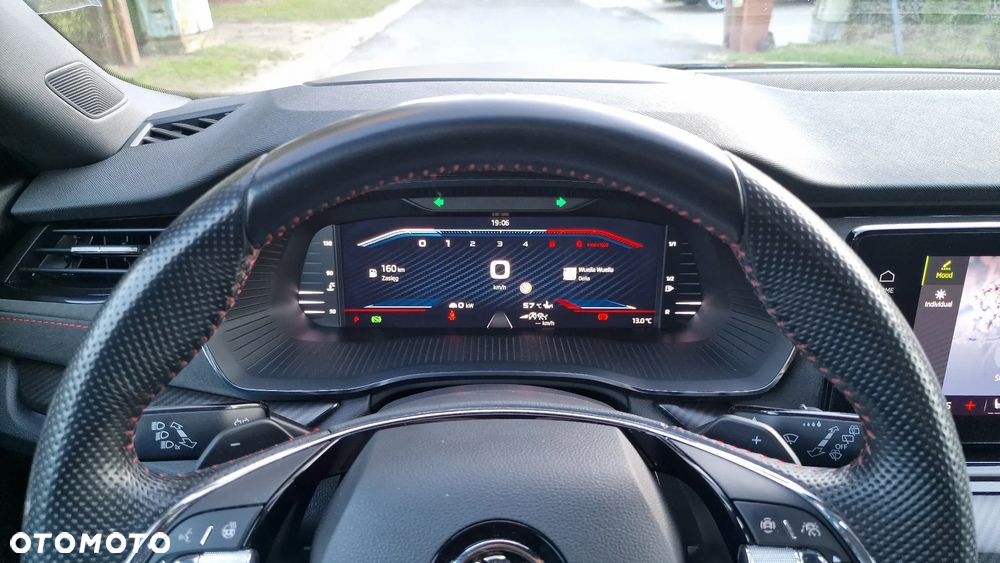 Skoda Octavia 2.0 TDI DSG RS - 27