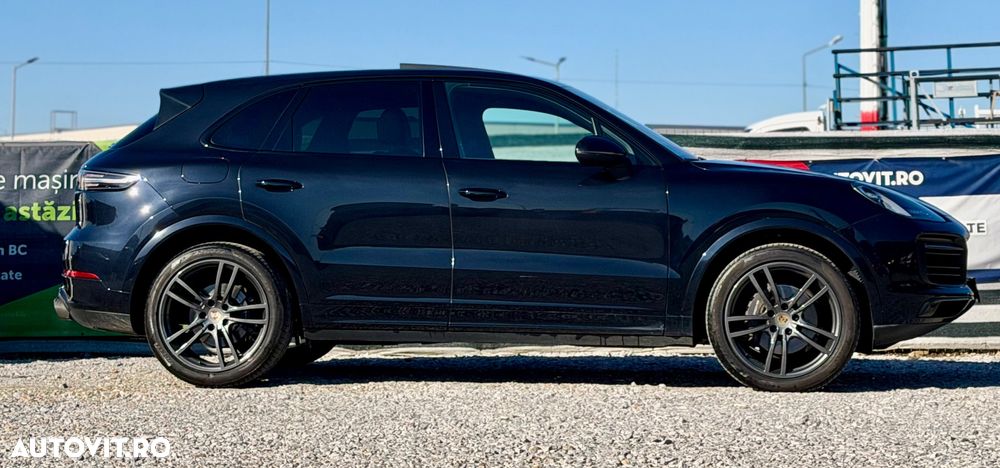Porsche Cayenne - 4