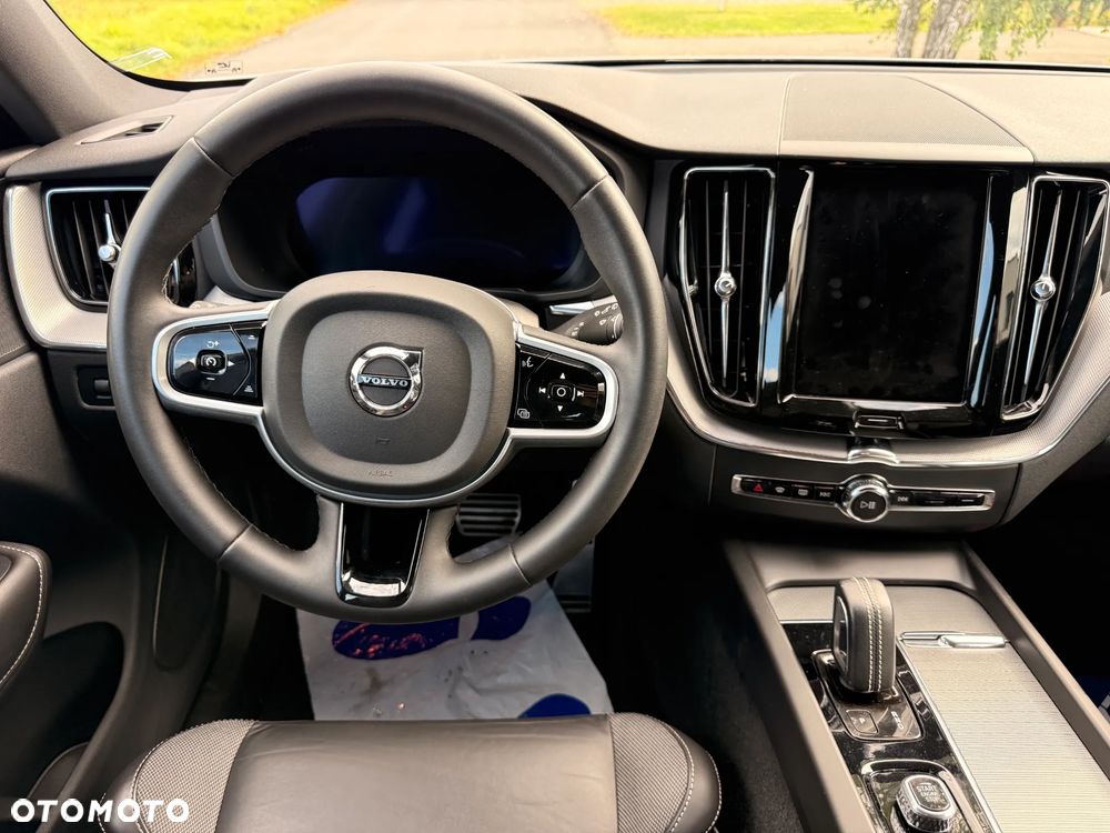 Volvo XC 60 B4 D R-Design - 17