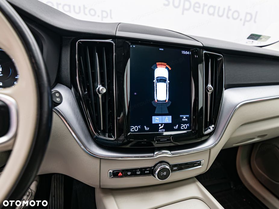 Volvo XC 60 B4 D AWD Momentum Pro - 20