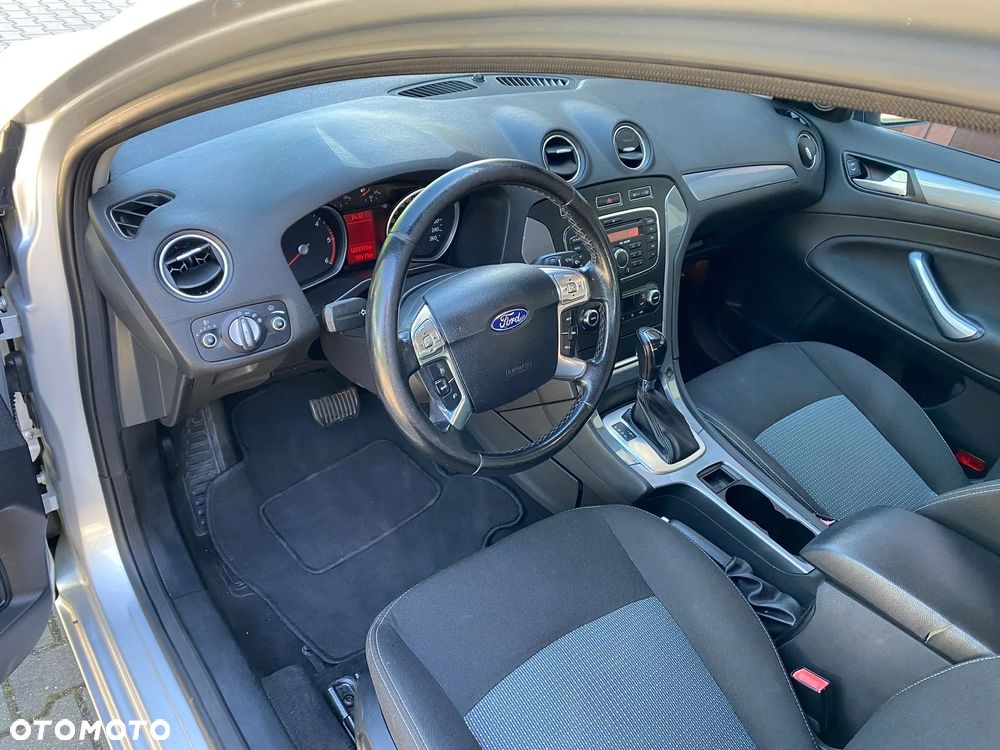 Ford Mondeo - 25