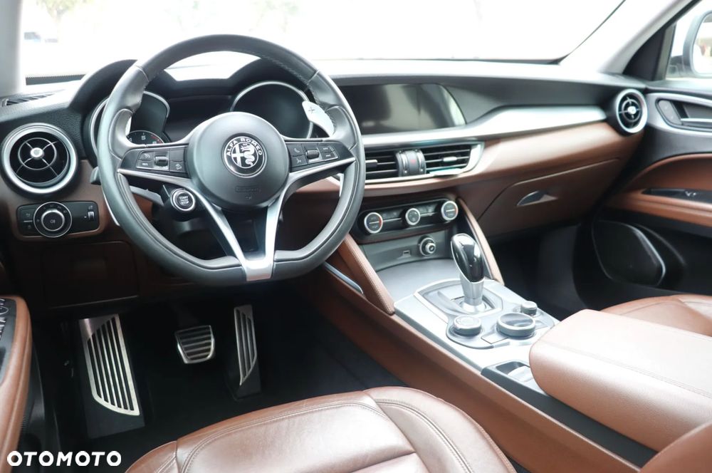 Alfa Romeo Stelvio 2.0 Turbo Veloce TI Q4 - 13
