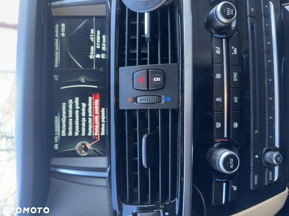 BMW X3 28i xDrive - 3