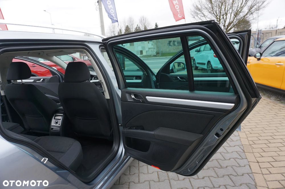 Skoda Superb 2.0 TDI DSG FAMILY - 26