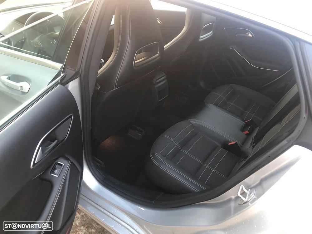 Mercedes-Benz CLA 180 d Shooting Brake Urban - 18