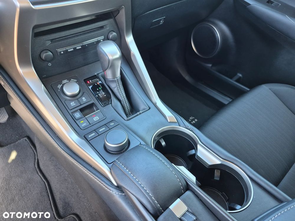 Lexus NX 300h Elite AWD - 15