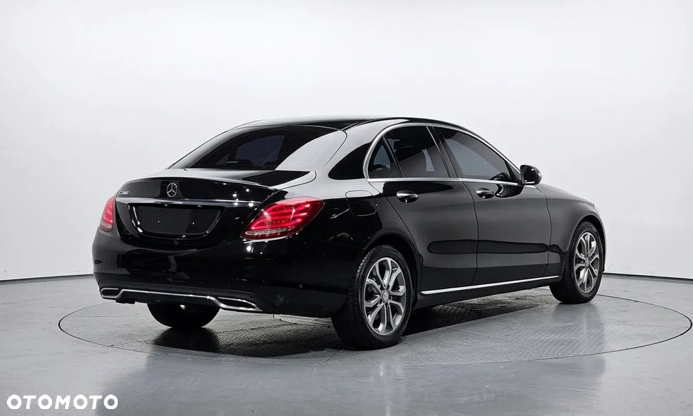 Mercedes-Benz Klasa C 300 7G-TRONIC AMG Line - 2