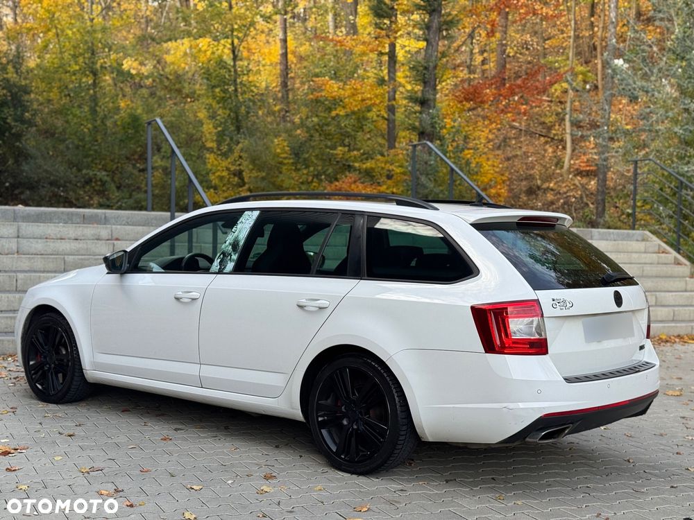 Skoda Octavia Combi 2.0 TDI RS - 12