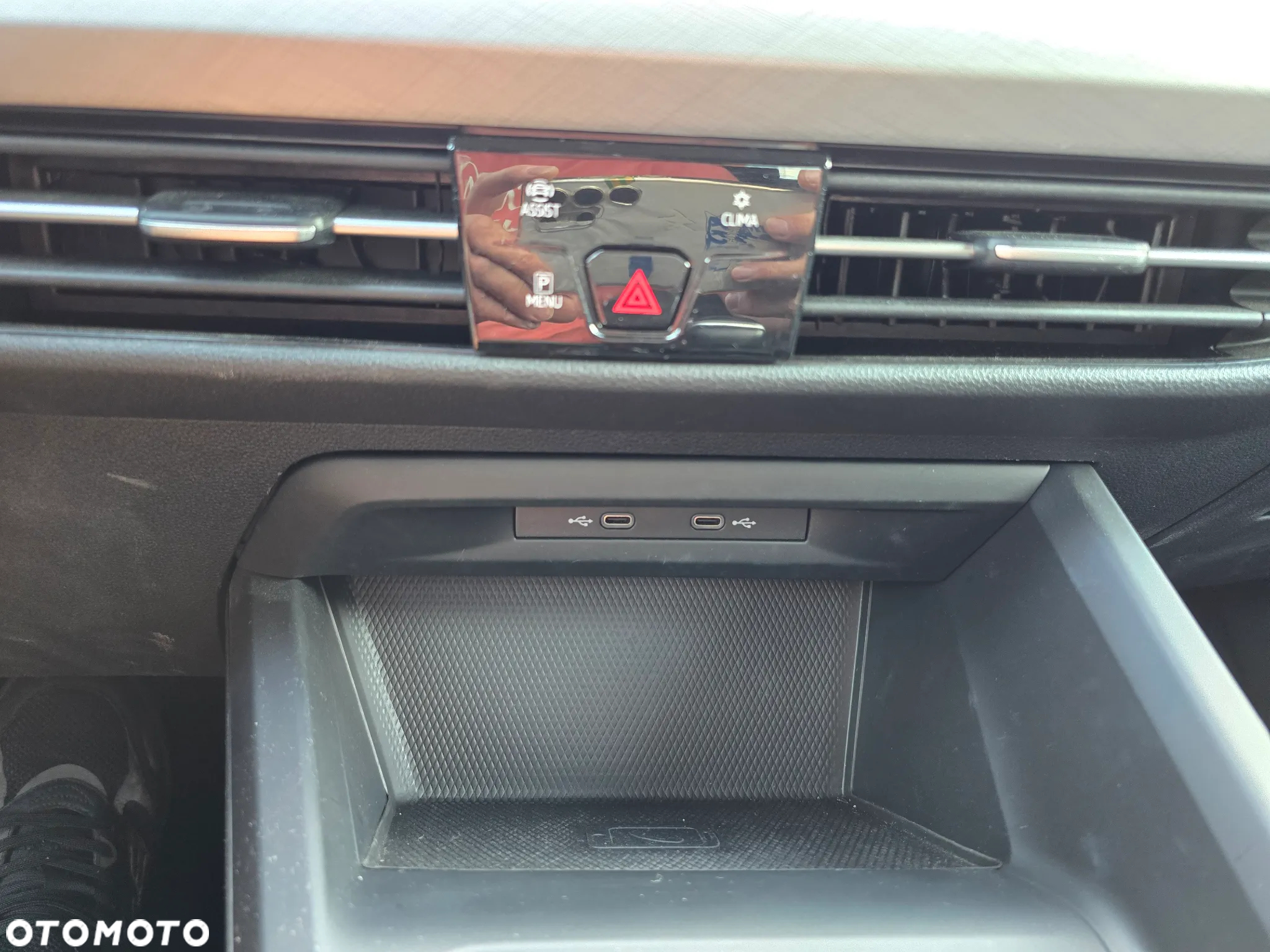 Volkswagen Golf 1.5 TSI BlueMotion ACT Comfortline - 24
